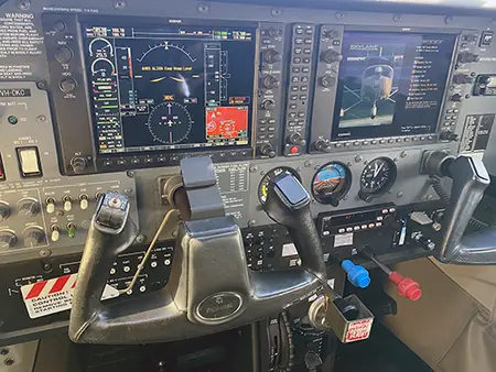 VH-DKC image 1